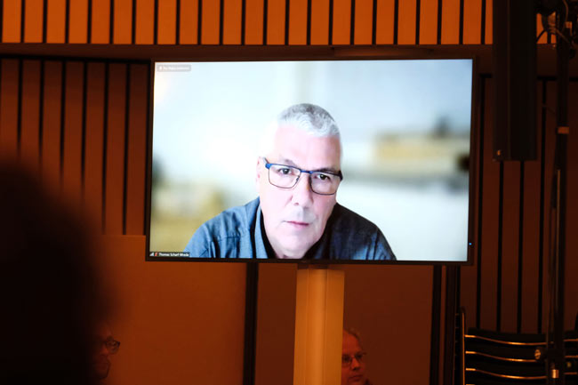 Dr. Thomas Scharfrede online zugeschaltet